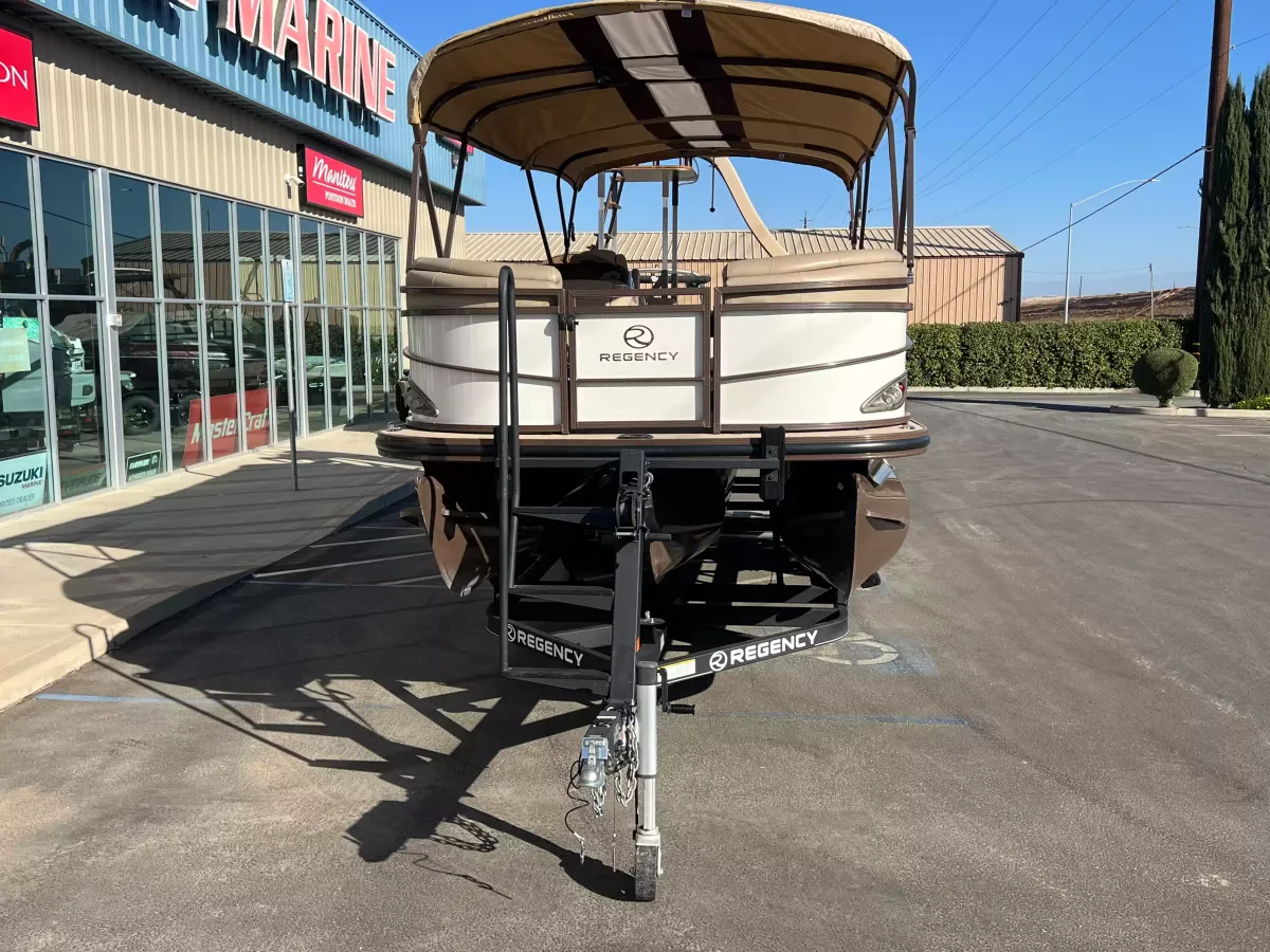 2017 Regency 254 LE-22