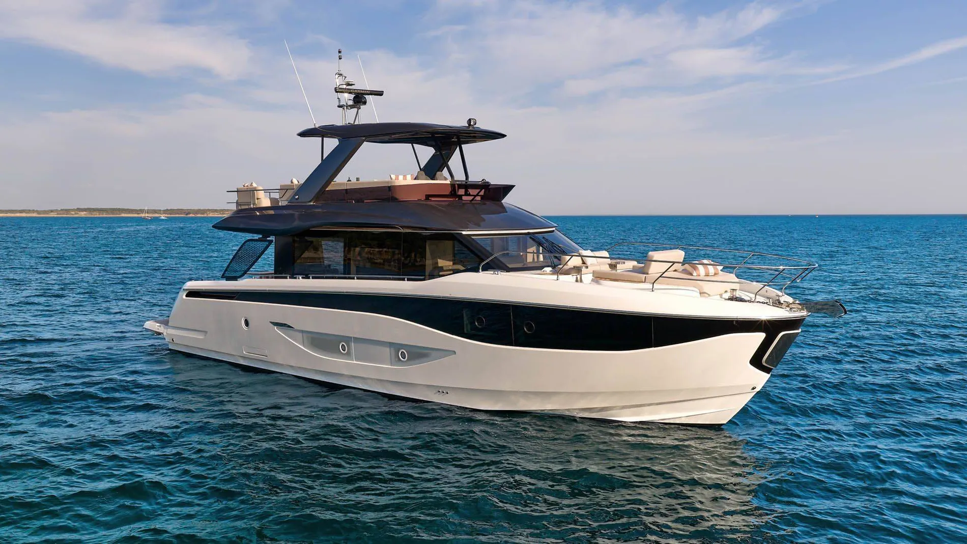 New 2027 Prestige yachts F6.7 for Sale | Vancouver, BC | M&P Yacht Centre | 6ad111d30cb58d5bb808865a