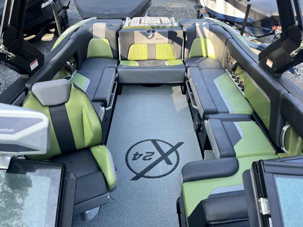 Boat Thumbnail 8
