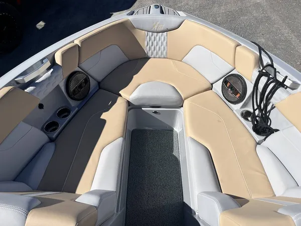 Boat Thumbnail 8