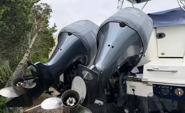 2015 Robalo R305 WALKAROUND detail image 4