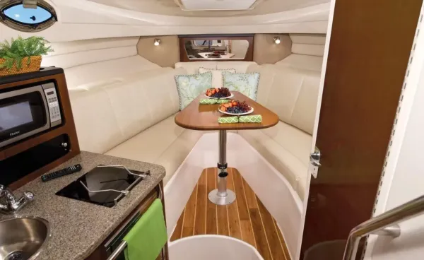 2015 Robalo R305 WALKAROUND detail image 11