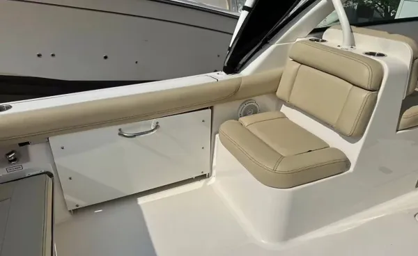 2019 Pursuit DC 265 detail image 7