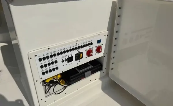 2019 Pursuit DC 265 detail image 14