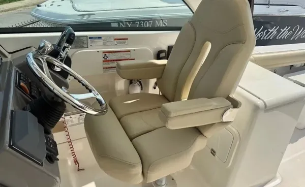 2019 Pursuit DC 265 detail image 19