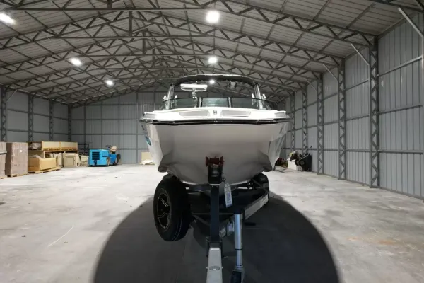 2027 Mastercraft XT22-16