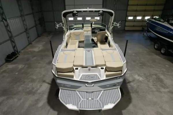 2027 Mastercraft XT22-10