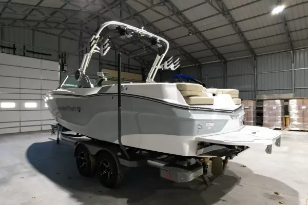 2027 Mastercraft XT22-13
