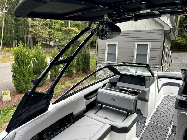 Boat Thumbnail 8