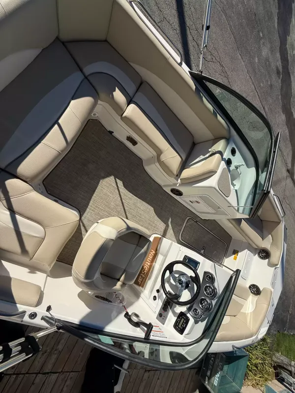 2018 NauticStar 203 Dual Console-12