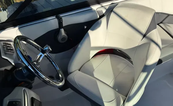 2025 Regal 21 OBX detail image 23