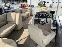 2019 Sylvan Mirage 8520 Cruise-6