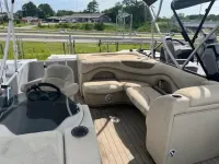 2019 Sylvan Mirage 8520 Cruise-5
