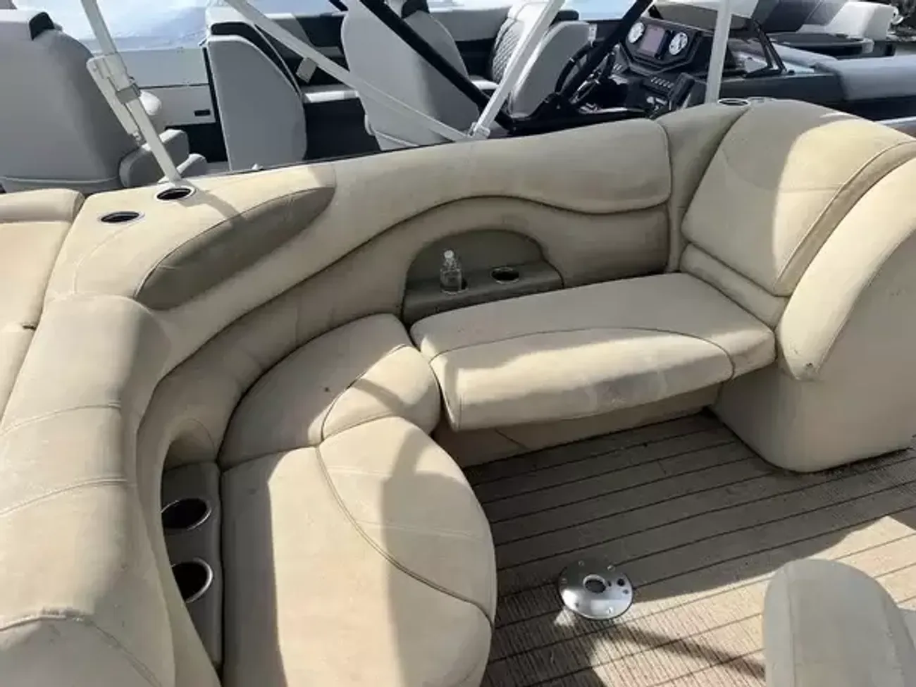 2019 Sylvan Mirage 8520 Cruise-8
