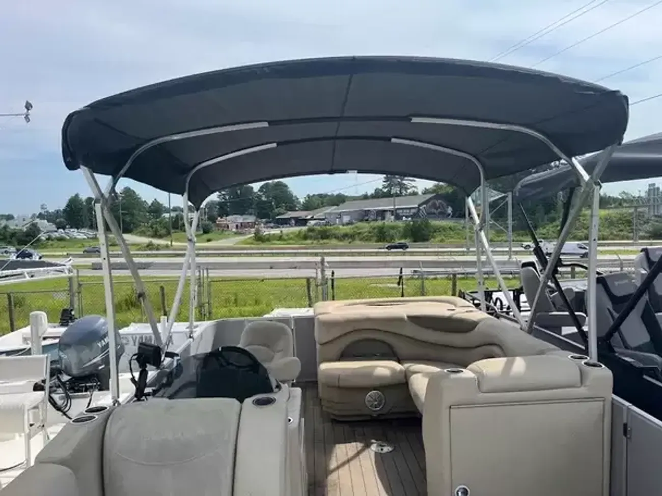 2019 Sylvan Mirage 8520 Cruise-12