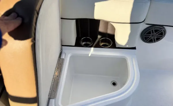 2022 Cobalt 23 SC detail image 22