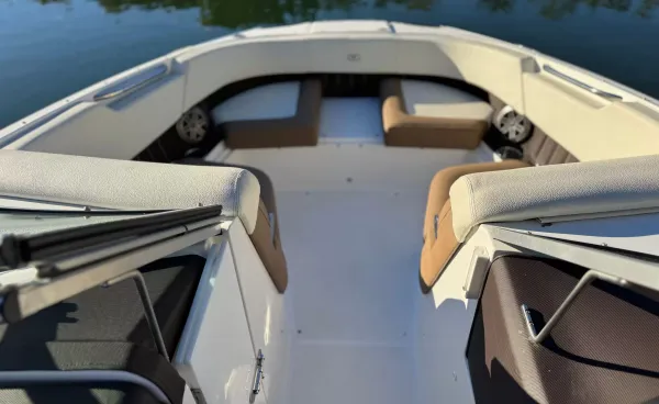 2022 Cobalt 23 SC detail image 38