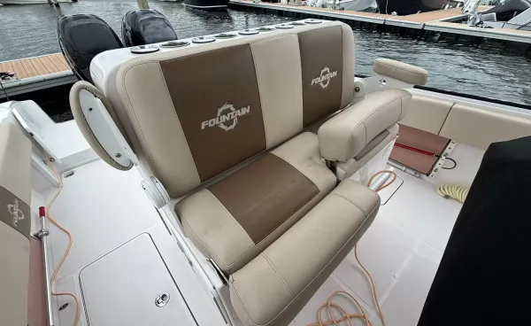 2018 Fountain 34 CC detail image 5