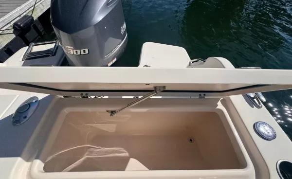 2017 Grady White FISHERMAN 236 detail image 10