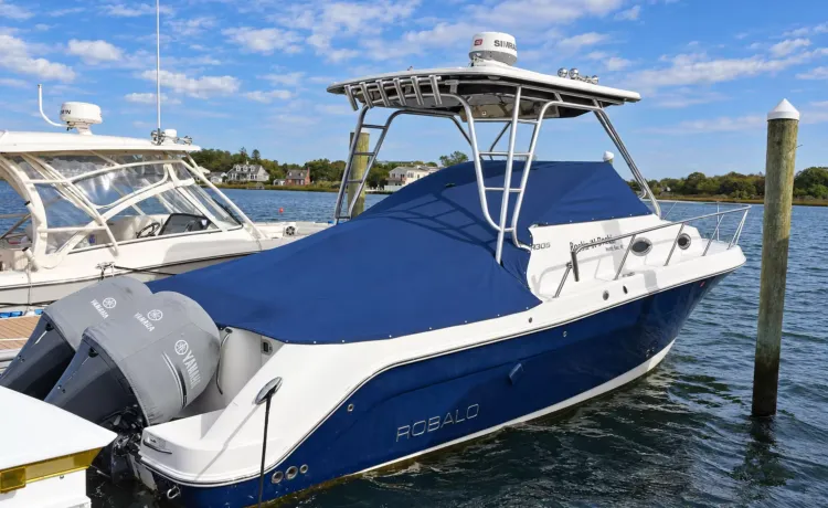 2015 Robalo R305 WALKAROUND