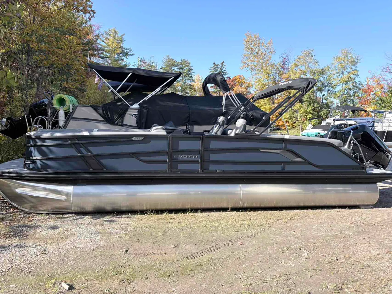 2027 Evotti 725 Quad Lounge