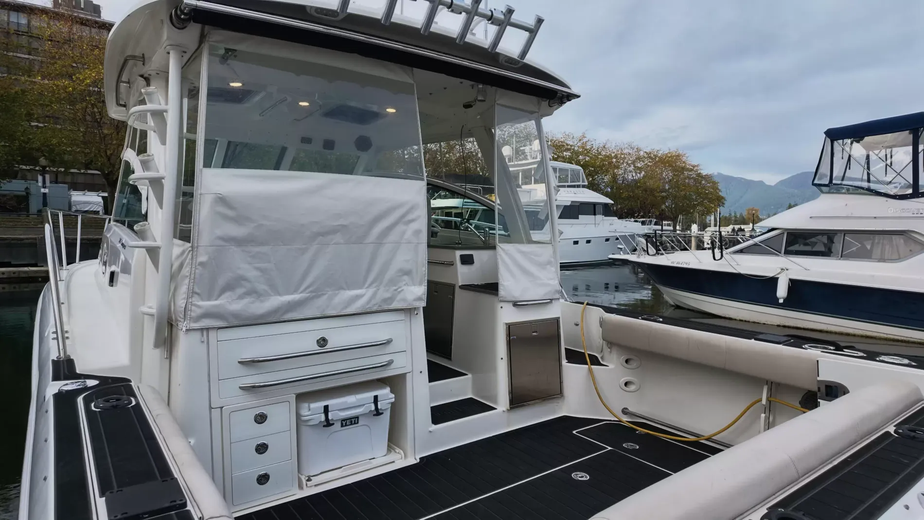 Pre-Owned 2017 Boston whaler 345 Conquest for Sale | Vancouver, BC | M&P Yacht Centre | 6adbd4ebb1a525829c0a6ddb