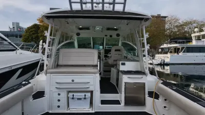 Pre-Owned 2017 Boston whaler 345 Conquest for Sale | Vancouver, BC | M&P Yacht Centre | 6adbd4ebb1a525829c0a6ddb