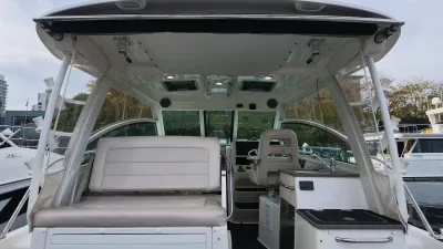 Pre-Owned 2017 Boston whaler 345 Conquest for Sale | Vancouver, BC | M&P Yacht Centre | 6adbd4ebb1a525829c0a6ddb