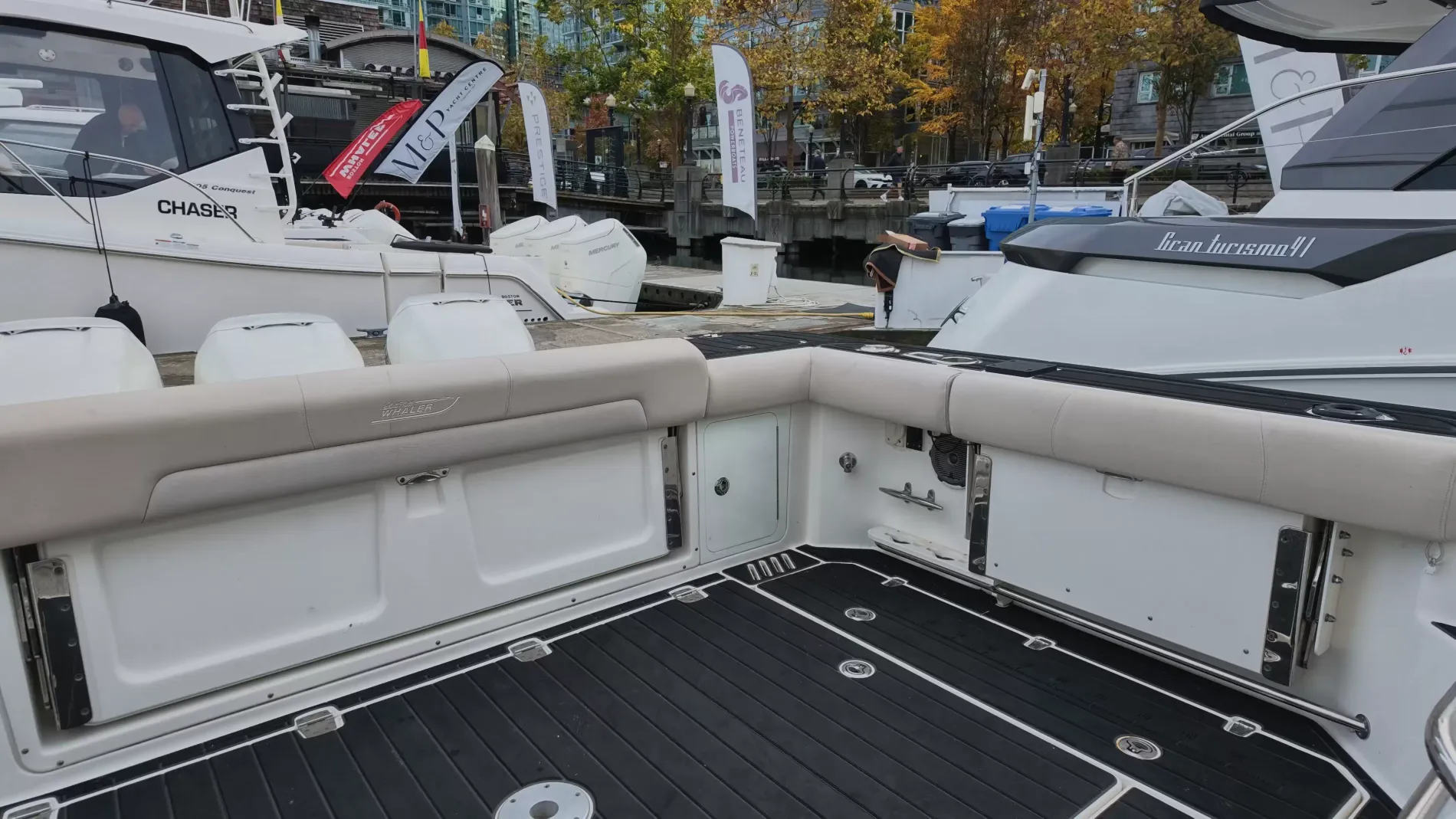 Pre-Owned 2017 Boston whaler 345 Conquest for Sale | Vancouver, BC | M&P Yacht Centre | 6adbd4ebb1a525829c0a6ddb
