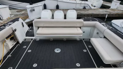 Pre-Owned 2017 Boston whaler 345 Conquest for Sale | Vancouver, BC | M&P Yacht Centre | 6adbd4ebb1a525829c0a6ddb