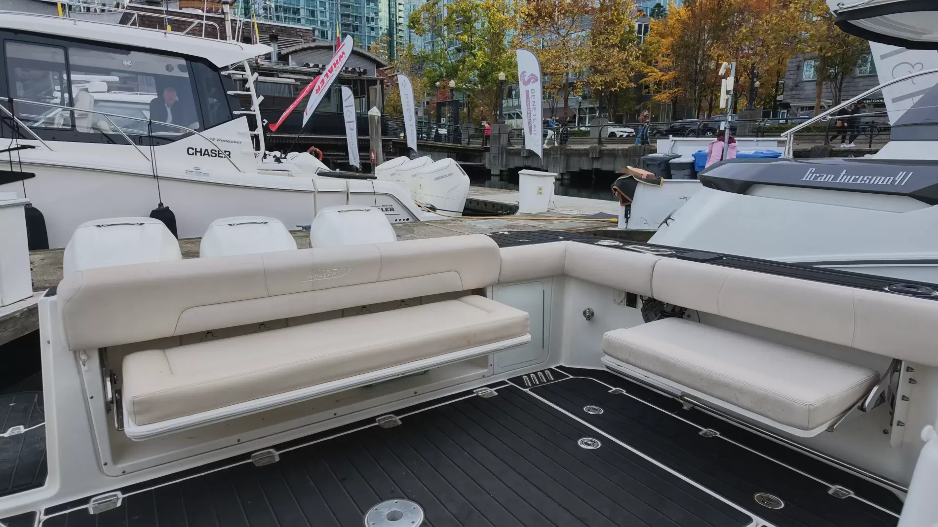 Pre-Owned 2017 Boston whaler 345 Conquest for Sale | Vancouver, BC | M&P Yacht Centre | 6adbd4ebb1a525829c0a6ddb