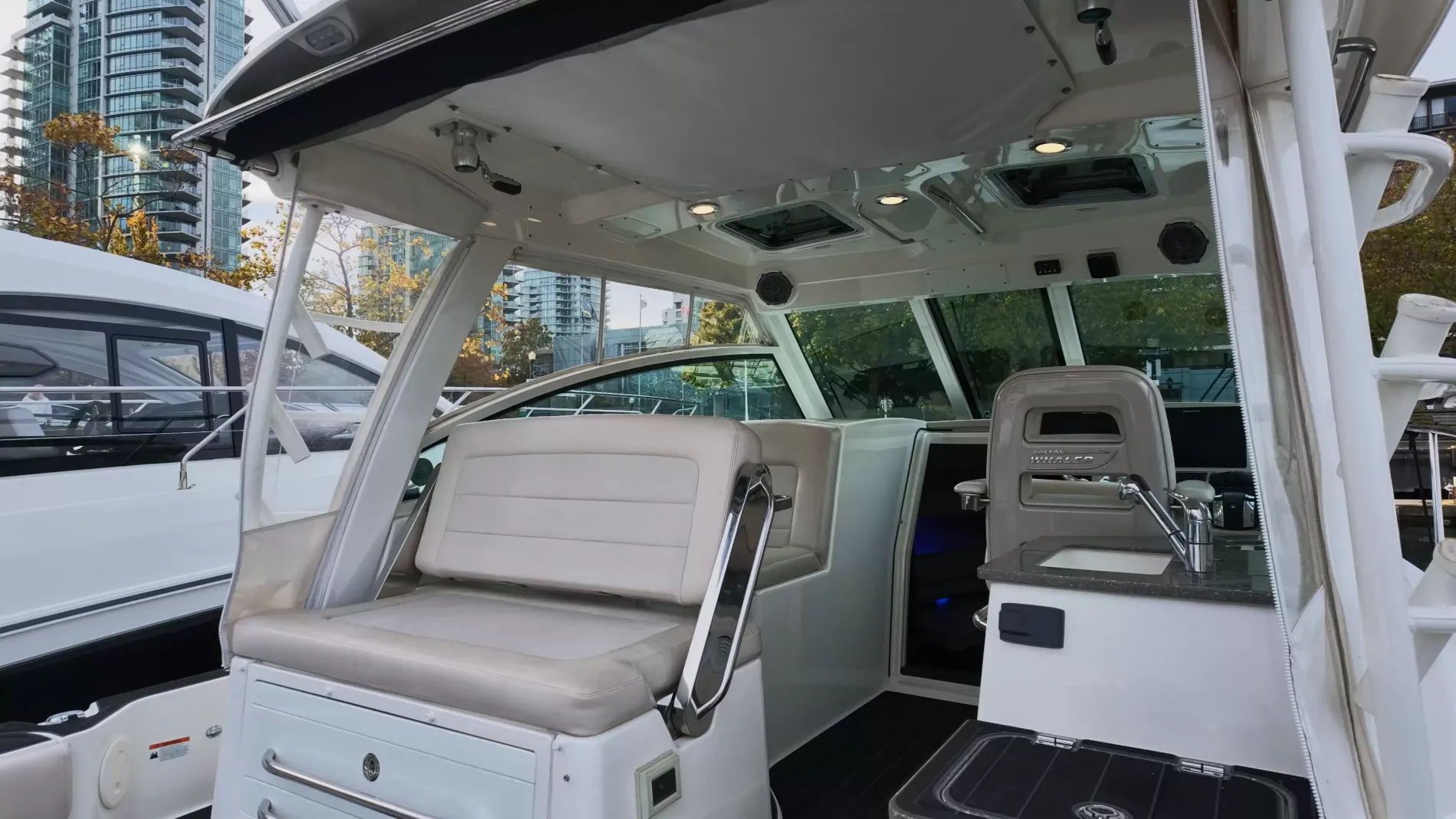 Pre-Owned 2017 Boston whaler 345 Conquest for Sale | Vancouver, BC | M&P Yacht Centre | 6adbd4ebb1a525829c0a6ddb