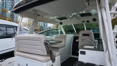Pre-Owned 2017 Boston whaler 345 Conquest for Sale | Vancouver, BC | M&P Yacht Centre | 6adbd4ebb1a525829c0a6ddb