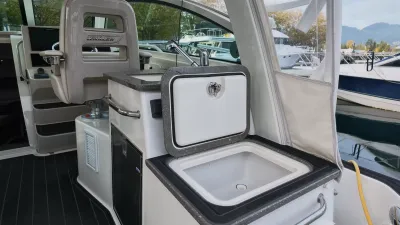 Pre-Owned 2017 Boston whaler 345 Conquest for Sale | Vancouver, BC | M&P Yacht Centre | 6adbd4ebb1a525829c0a6ddb