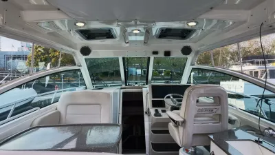 Pre-Owned 2017 Boston whaler 345 Conquest for Sale | Vancouver, BC | M&P Yacht Centre | 6adbd4ebb1a525829c0a6ddb