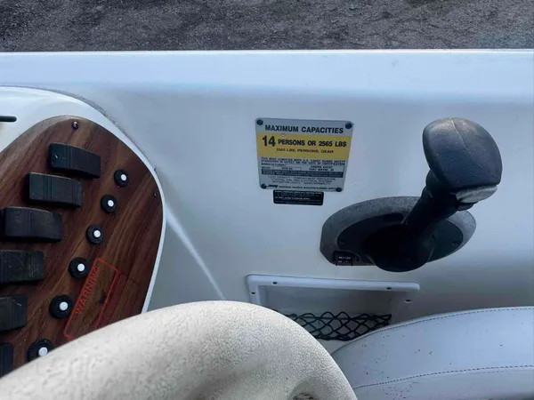 boat-detail-slider-thumb-11