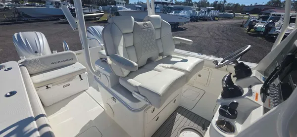 2024 World cat 295 CC