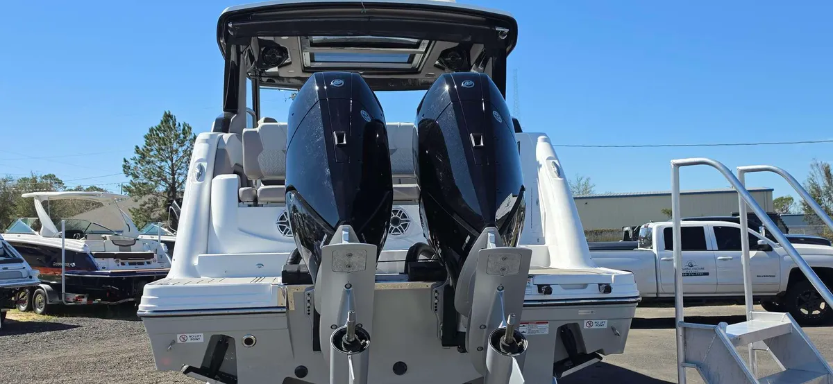 2027 Hurricane SD3200