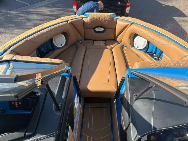 boat-detail-slider-thumb-10