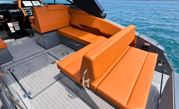 2023 Cruisers Yachts 34 GLS - OB SOUTH BEACH detail image 2