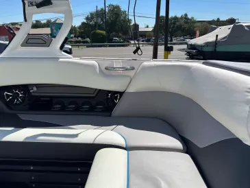 2022 Moomba Mojo-17