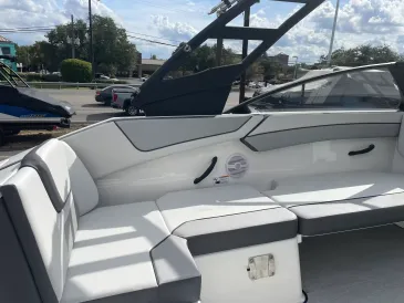2027 Yamaha AR220-15
