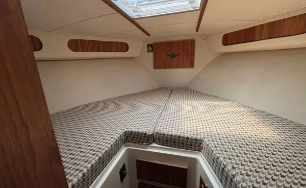 1989 Bertram 33 SPORT FISHERMAN detail image 8