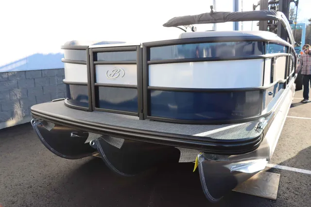 Boat Thumbnail 8