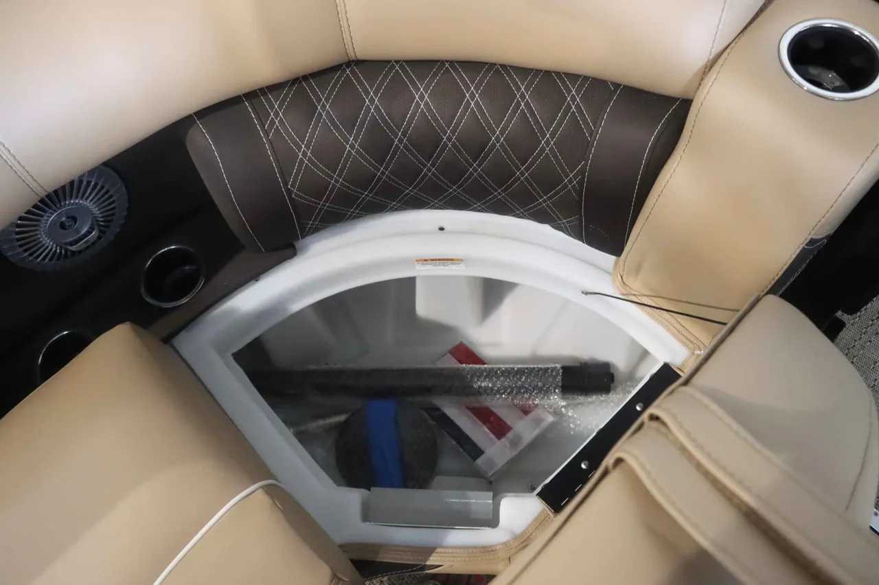 Boat Image 9