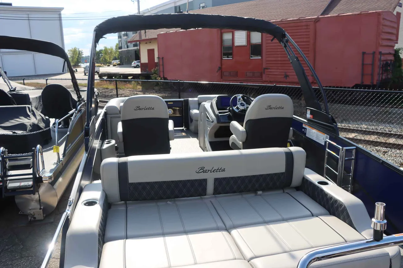 Boat Image 9