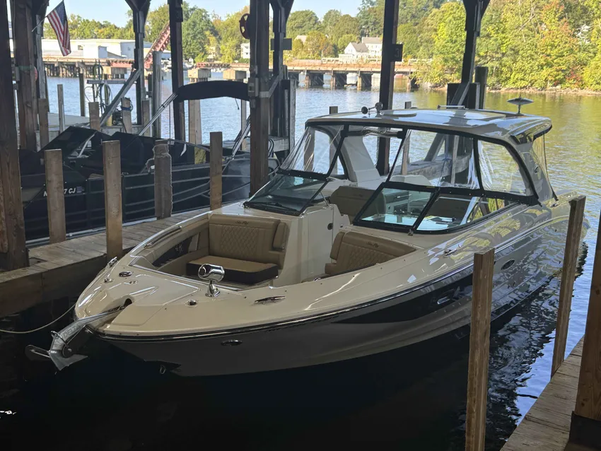2020 SEA RAY 350SLX0