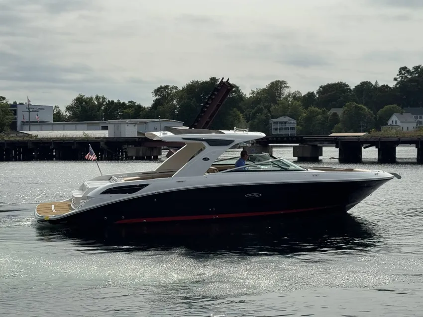 2024 SEA RAY 350SLX0