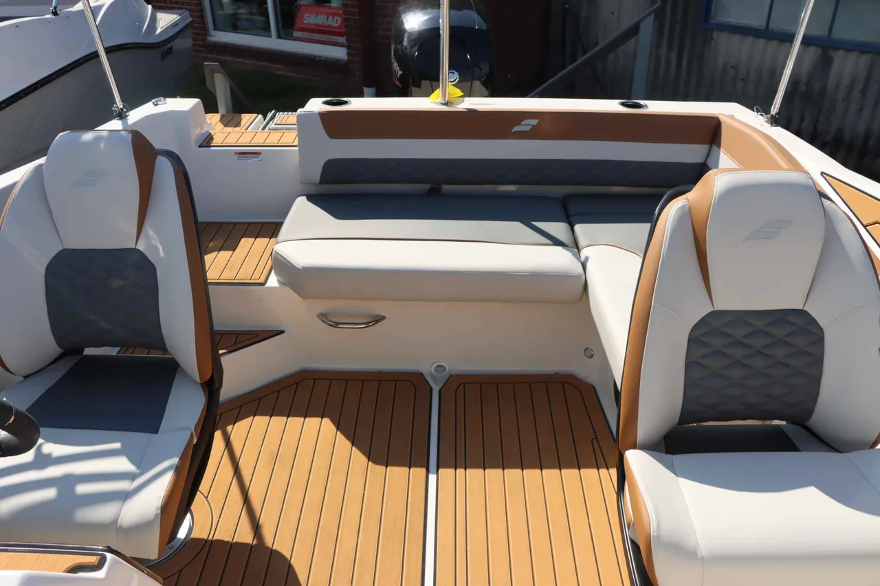 Boat Image 11