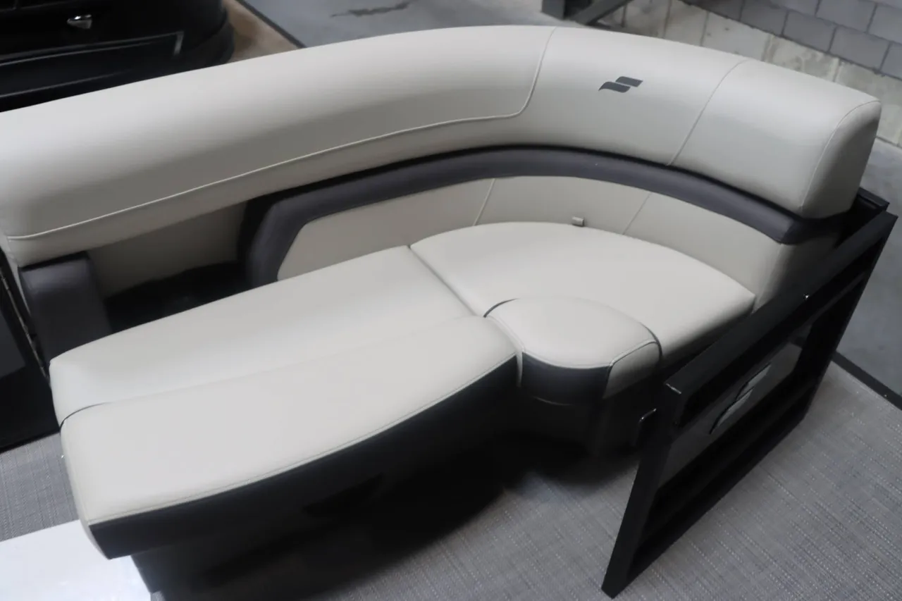 Boat Image 9